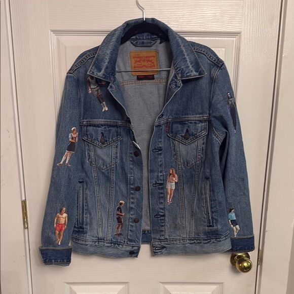 Levi's® X Stranger Things Vintage Fit Trucker Jacket with Patches Size S NWOT - Picture 1 of 10